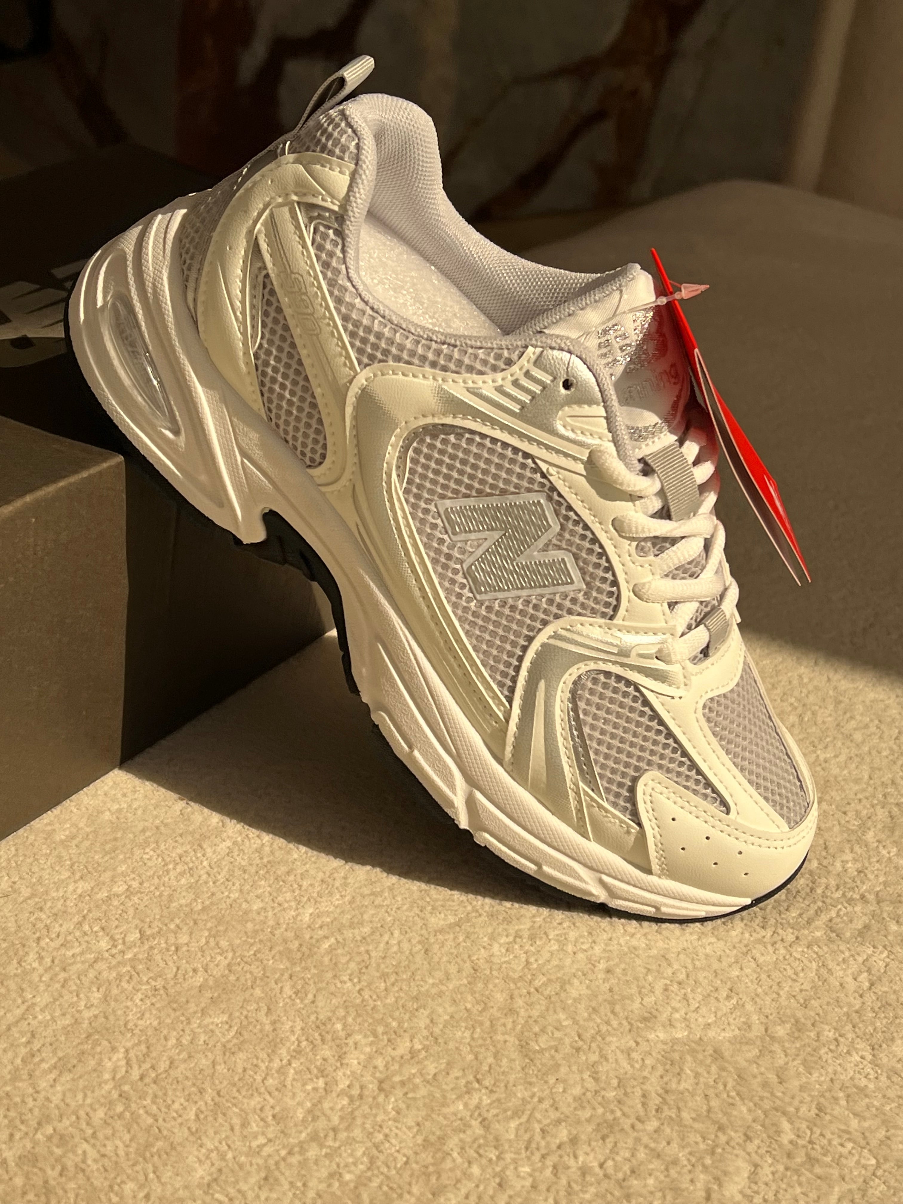 New Balance 530 is a retro-inspired lifestyle sneakers