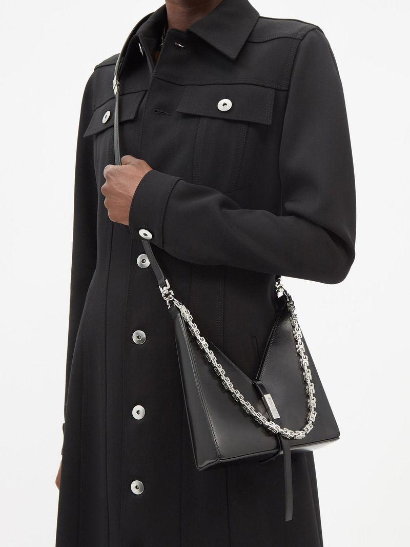 GIVENCHY

Cut Out